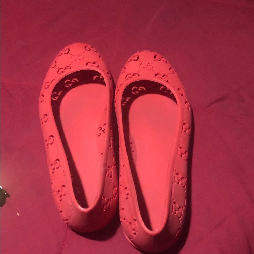 Gucci Scarlet Cutout Loafers